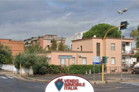 Locale commerciale 160mq via romagnoli latina lt