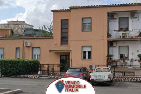 Locale-commerciale-via-romagnoli-latina-LT-02