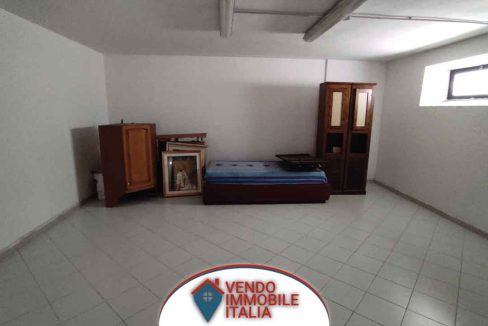 Locale-commerciale-via-romagnoli-latina-LT-21