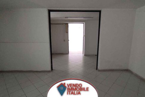 Locale-commerciale-via-romagnoli-latina-LT-22