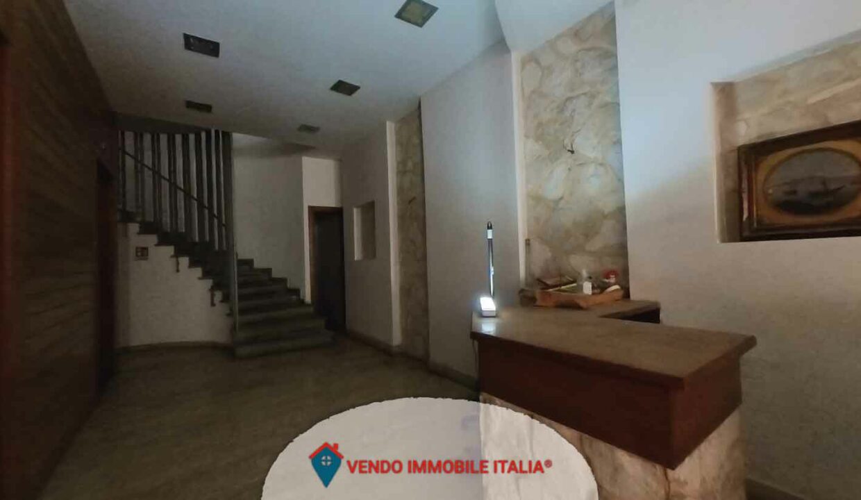 Locale-via-ninfina-Cori-LT-12