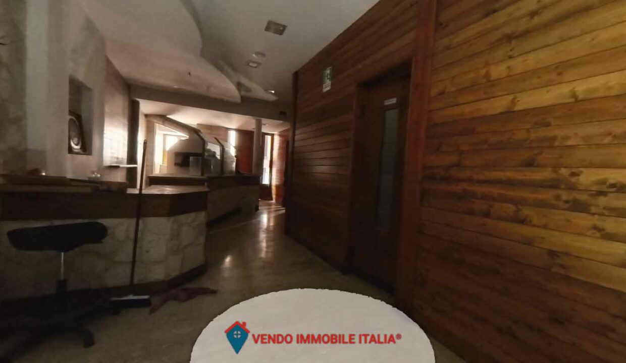 Locale-via-ninfina-Cori-LT-16