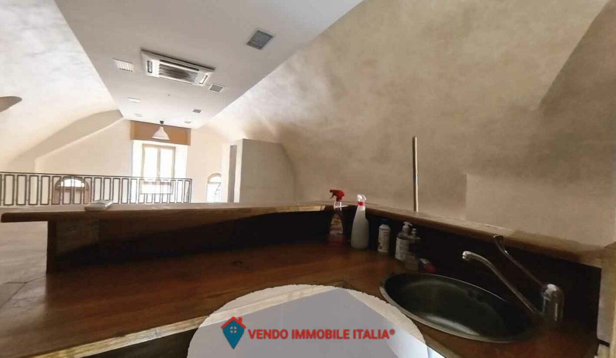 Locale-via-ninfina-Cori-LT-20