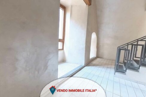 Locale-via-ninfina-Cori-LT-23