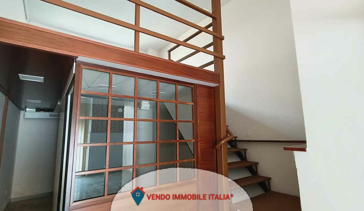 Locale-commerciale-via-cavour-Latina-LT-04