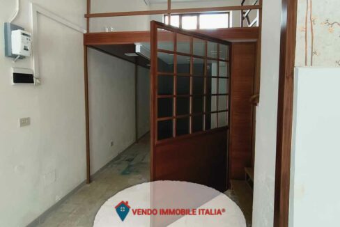 Locale-commerciale-via-cavour-Latina-LT-05