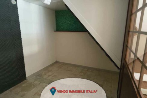 Locale-commerciale-via-cavour-Latina-LT-10