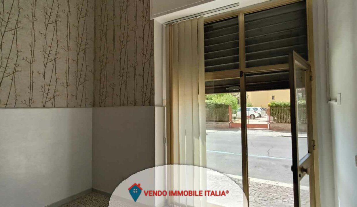 Locale commerciale via cavour-Latina LT di 55mq