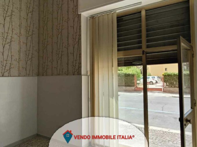 Locale commerciale via cavour-Latina LT di 55mq