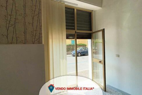 Locale-commerciale-via-cavour-Latina-LT-14