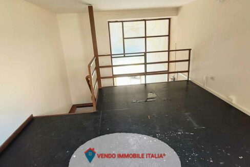 Locale-commerciale-via-cavour-Latina-LT-20