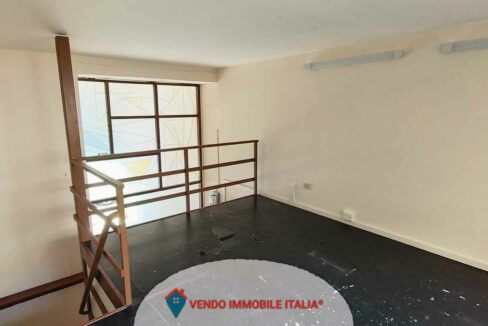 Locale-commerciale-via-cavour-Latina-LT-21