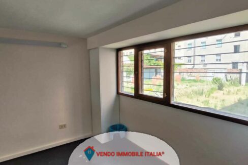 Locale-commerciale-via-cavour-Latina-LT-22