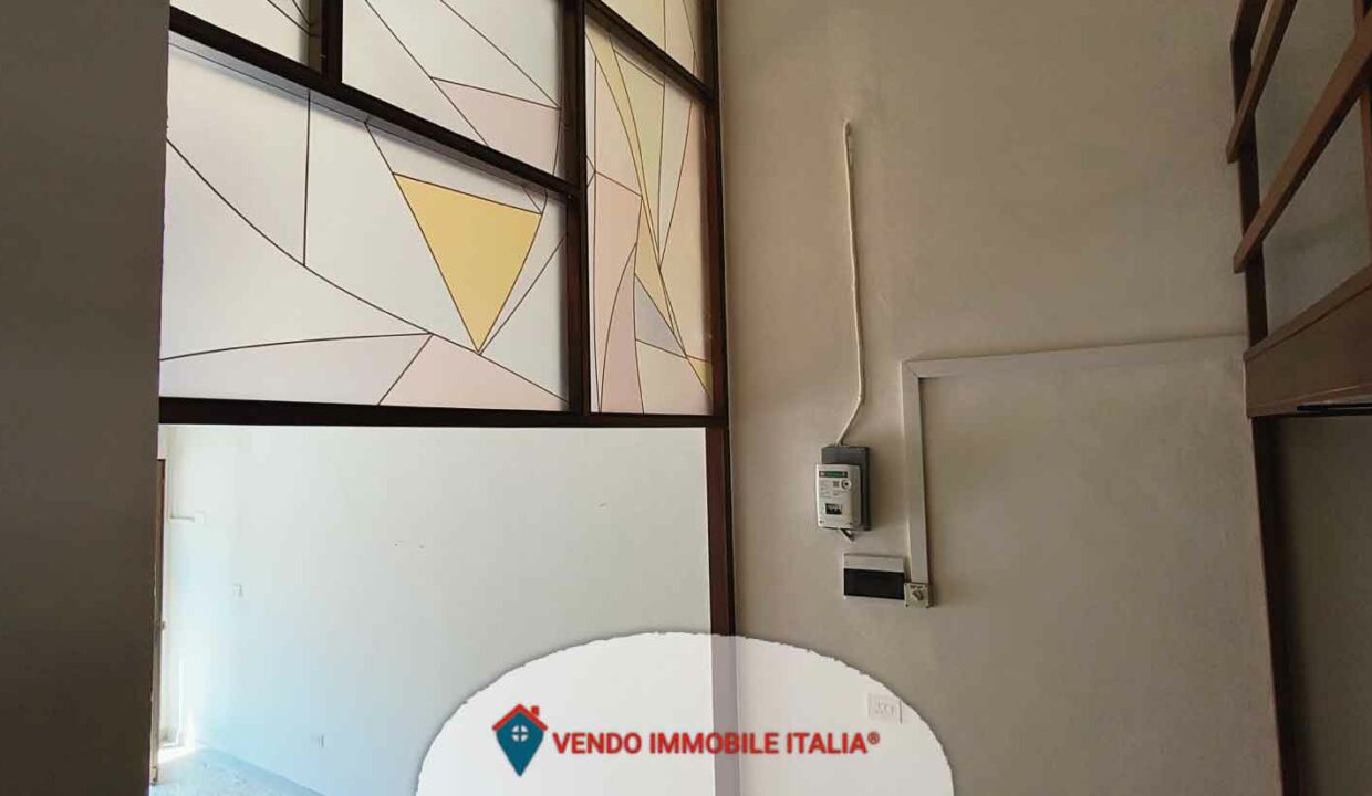 Locale-commerciale-via-cavour-Latina-LT-28