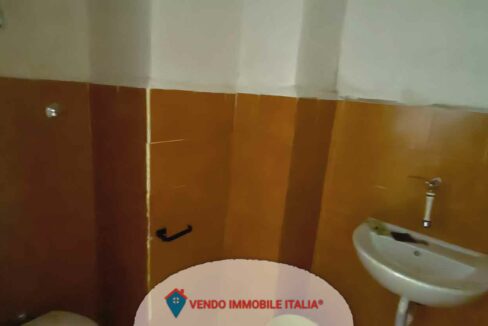 Locale-commerciale-via-cavour-Latina-LT-30