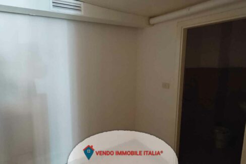 Locale-commerciale-via-cavour-Latina-LT-31