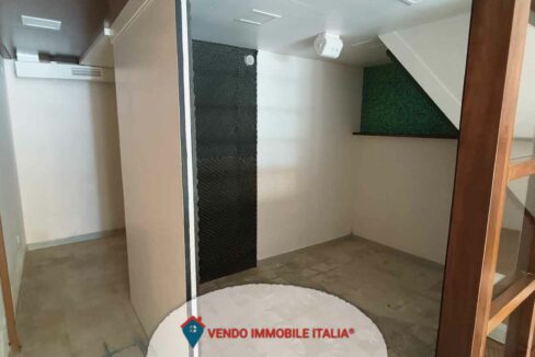 Locale-commerciale-via-cavour-Latina-LT-32