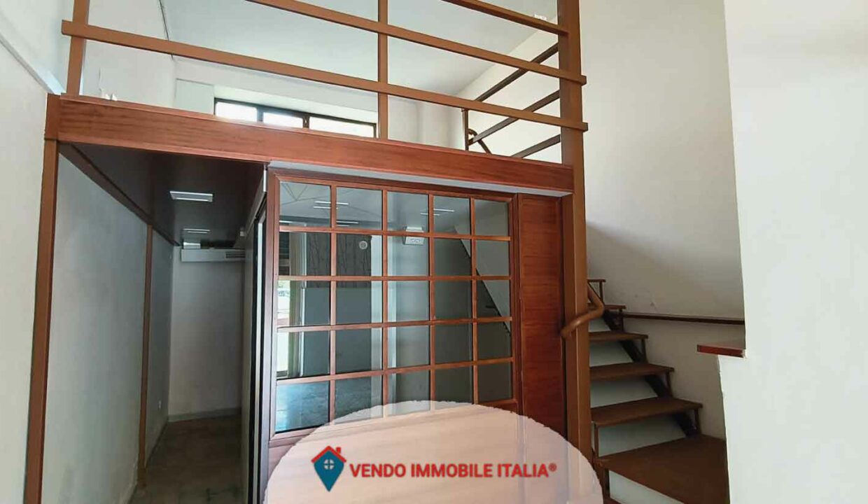 Locale-commerciale-via-cavour-Latina-LT-34