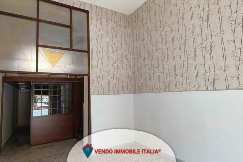 Locale-commerciale-via-cavour-Latina-LT-36